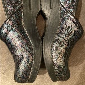 Dansko clog size 38 iridescent color, comfortable work, comfort, walking, job
